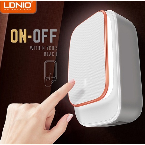 Ldnio Φωτάκι Νυκτός και Φορτιστής 4x USB Λευκό (A4405)